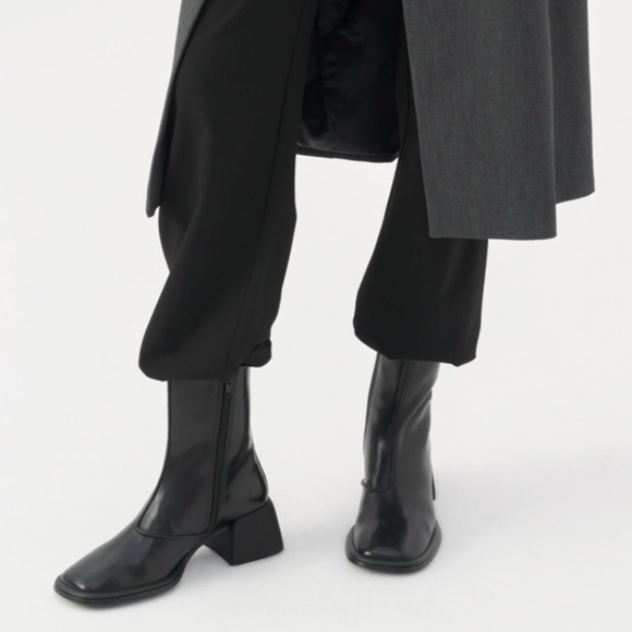 Vagabond Shoes - Vagabond Ansie Ankle Boots
Size 8